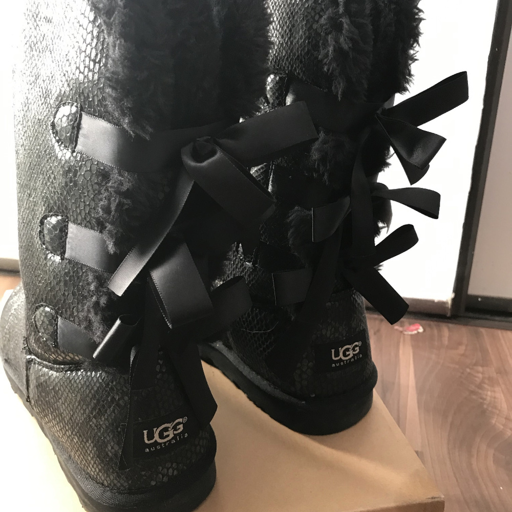 Snake Print Ugg Boots (9)